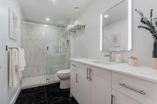 2BR Downtown Suite with Balcony - Montreal - 8