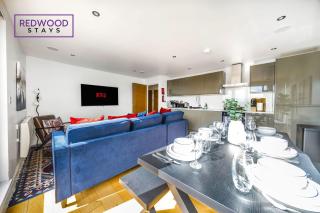 Penthouse Apartments In Town Centre, FREE Parking & Balcony By REDWOOD STAYS - Camberley - 8