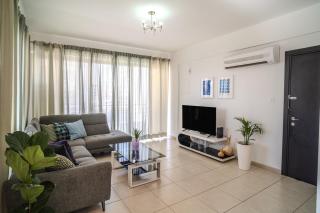 Elegant & Central Two Bedroom Flat - Larnaca - 8