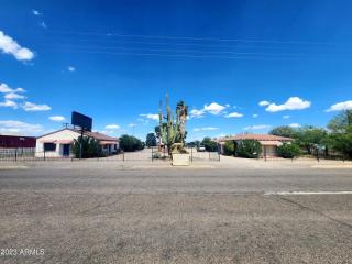 The Ranch House Inn - - 5