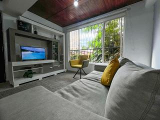 Cerca a provenza. Amplio. Con todo cerca 273 DG - 0