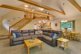Deck and Resort Amenities Arrowhead Lake Home! - Pocono Lake - 7