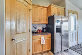 Hot Tub and Fenced Yard Spacious Fargo Home! - 3