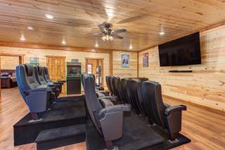 Serenity Mountain Pool Lodge by Eden Crest - 7