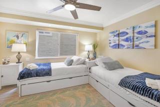Oceanfront Home with Stunning View - Oceanside - 2
