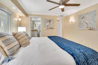 Oceanfront Home with Stunning View - Oceanside - 3