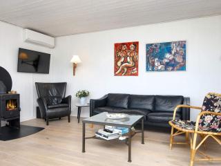 Family Holiday Home by North Sea - 2