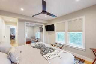 Lavish Escape - Austin - 1