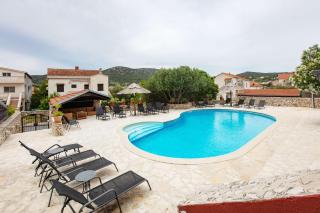 Family-friendly apartments with swimming pool Vinisce, Trogir - 22873 - 4