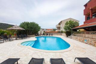 Apartments with a swimming pool Vinisce, Trogir - 22873 - Vinišće - 3