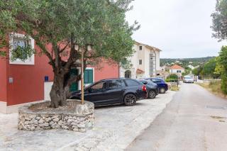 Apartments with a swimming pool Vinisce, Trogir - 22873 - Vinišće - 1