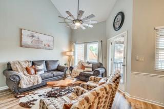 Downtown Gatlinburg Condo with Mountain-View Balcony - Gatlinburg - 6