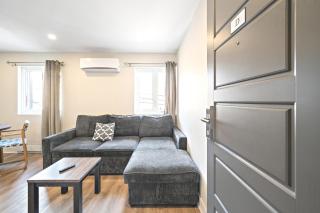 Cozy 3BDR in heart of plateau Montreal D - Montreal - 0