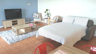 "Sea to See" Large Apartment in Prime Location with Free Laundry Room and Car Parking - Halletts Cove - 9