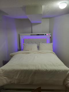 Cozy room basement with separate entrance - 6