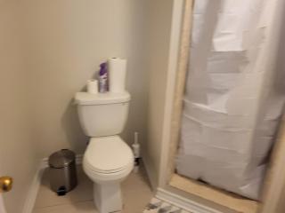 Cozy room basement with separate entrance - Brampton - 2