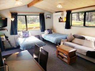 Height of Dunedin Farm - Warm Private Standalone Chalet with Panoramic Night Skies - 4