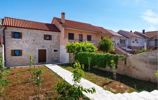 Lovely Home In Podgradina With Wifi - Gradina - 9