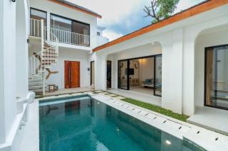 Chic modern villa, 5 minute walk to Legian beach - Legian - 0