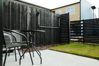 New townhouse, 300m 4 minute walk Te Kaha One New Zealand Stadium, car park, 2 bed 2 bath - 2