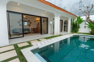 Chic modern villa, 5 minute walk to Legian beach - Legian - 9