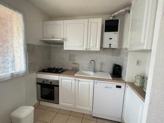 Rez-de-jardin Pinède Piscine Clim proche Plage Village naturiste 230 - 4