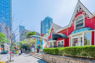 Yorkville Plaza Express Stay - 1