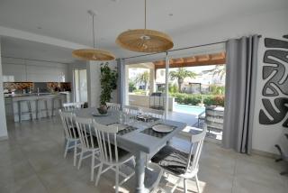 Villa Moana Lagune 4 chambres, 4 salles de bain, piscine privative chauffée à 30 degrés toute l année, balnéo, terrain de pétanque privé, ping-pong - 2