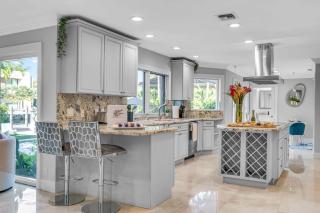 Waterfront Villa Beach Proximity Venice of America Coastal Extravagance Palm Key VlLLAS - Fort Lauderdale - 4
