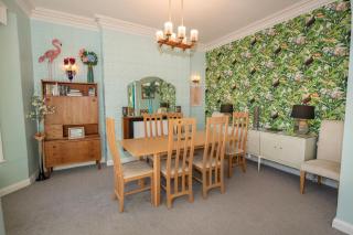 Flamingo Bay - Huge Apartment With Stunning Views - On the beach! - Scarborough - 5