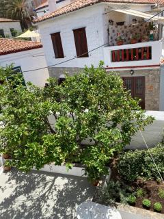 Douskos Uptown Living - Hydra - 1