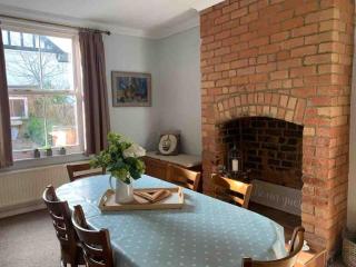House on the Green Spacious-Super location - Derby - 1