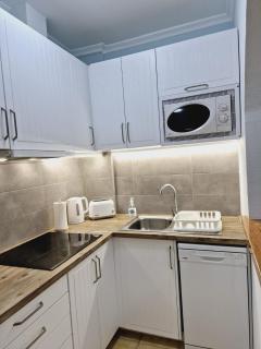 La Casa de Verónica - Serene Apartment with Shared Pool, Steps from the Beach - Torrevieja - 8