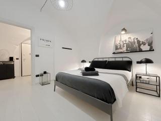 Via Pia Elegante Suite Di Design Crociere 2' - Savona - 0
