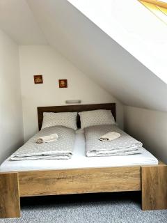 Restaurace a penzion Na Stráni - Klášterec nad Orlicí - 1