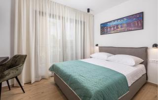 Amazing Apartment In Omisalj - 9