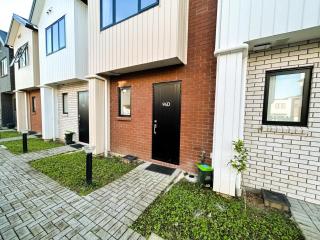 Entire Luxury Cosy Townhouse with Master Bedrooms,10 min to Airport & Sylvia Park - Auckland - 0