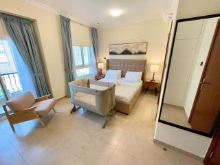 Townhouse with Live-in Maids - Dubai - 5