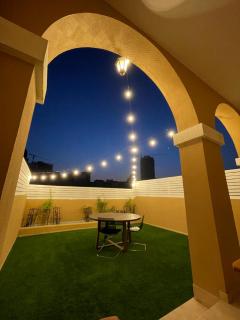 Townhouse with Live-in Maids - Dubai - 0