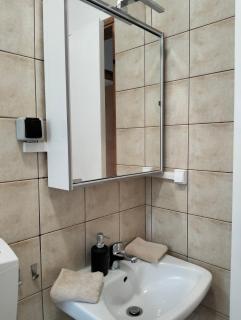 Thea's Apartment - 6