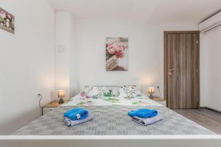 Apartmani Tena - Njivice - 3
