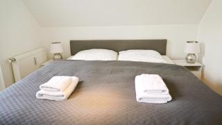 LIGHTHOUSE HOMES - moderne Ferienwohnungen mit Terrasse am Kirchenplatz - Warnemünde - 2