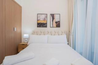 Luxury 1 BR apartment in Azizi Riviera 32 - Dubai - 3