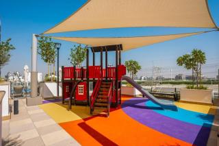 Luxury 1 BR apartment in Azizi Riviera 32 - Dubai - 2