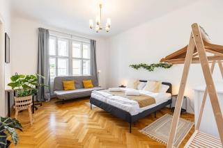 Historic Charm Apartment in Bratislava - Bratislava - 0