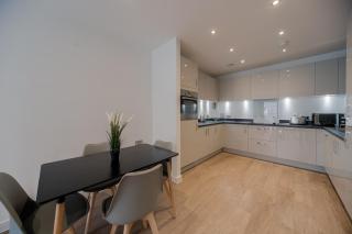 Barking Bright Apartment with 2 Bedrooms - Barking - 3