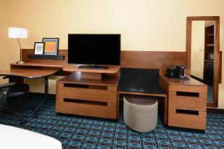Fairfield Inn & Suites by Marriott Raleigh Capital Blvd./I-540 - Raleigh - 1