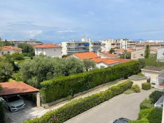 A spot of quietness at 200 m from Salis beach - Antibes - 6