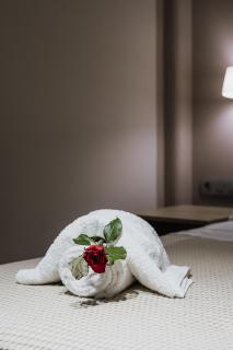 Luxury Beachfront Apartment in Kalamata Modern, Spacious & Sea View Balcony - 1