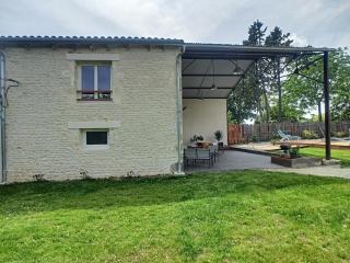 Gîte La Lézardière avec piscine chauffée dès le 4 avril - 2